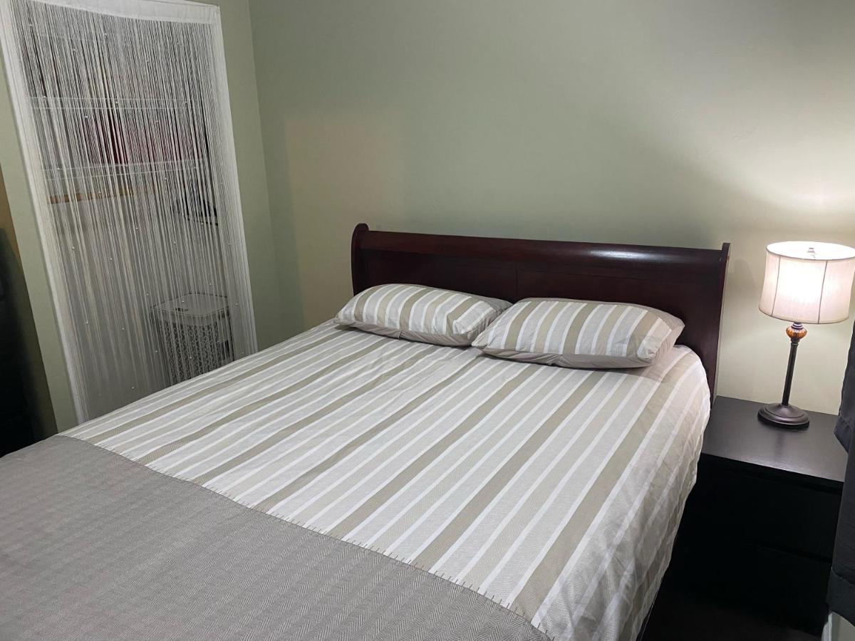 1 Bedroom Suite In Langford. Victoria Buitenkant foto
